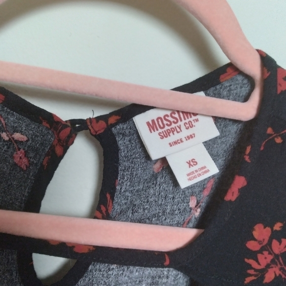 Mossimo Black and Red Floral Bell Sleeve Blouse Size XS - Picture 7 of 9